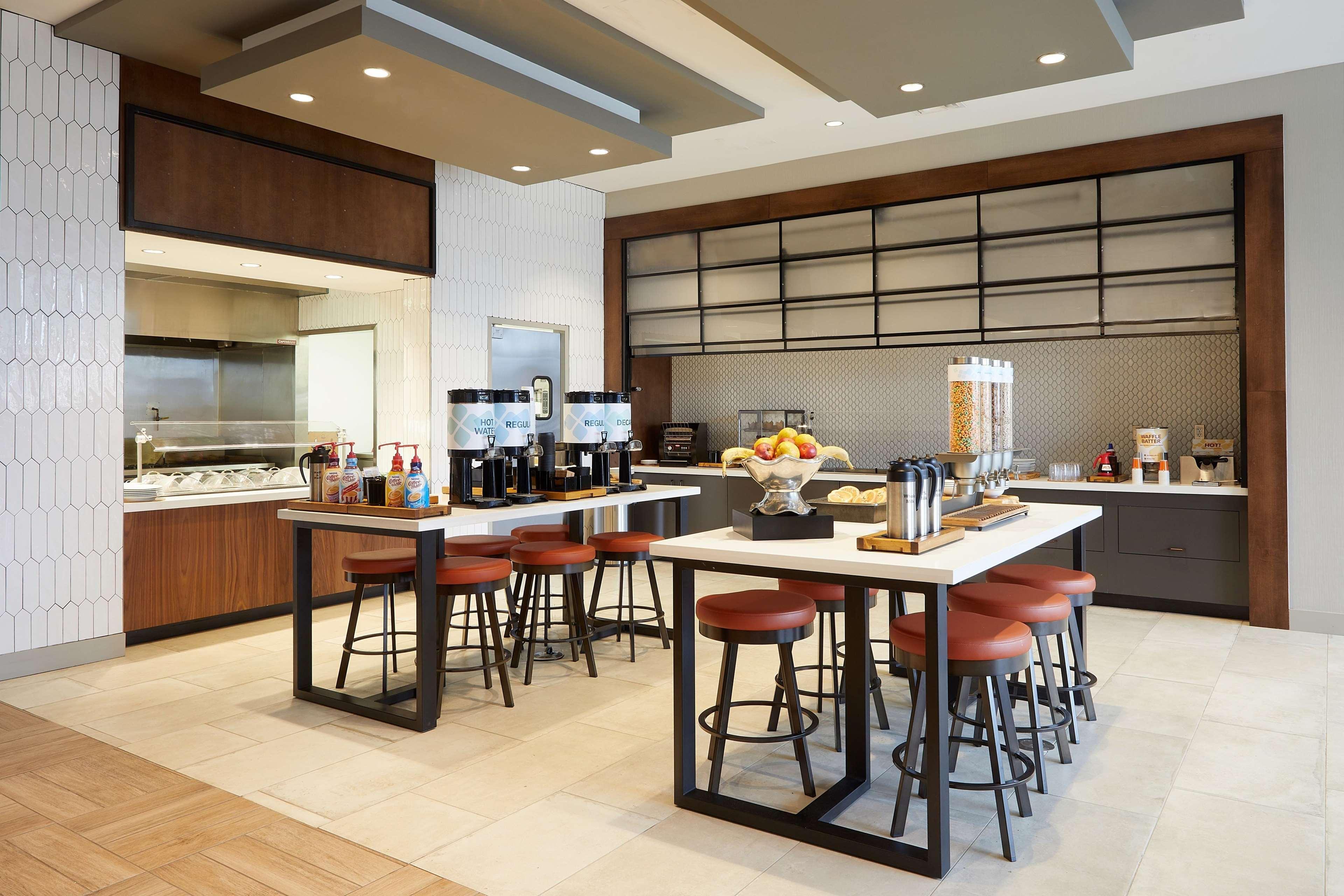 Hilton Garden Inn Элизабеттаун Экстерьер фото